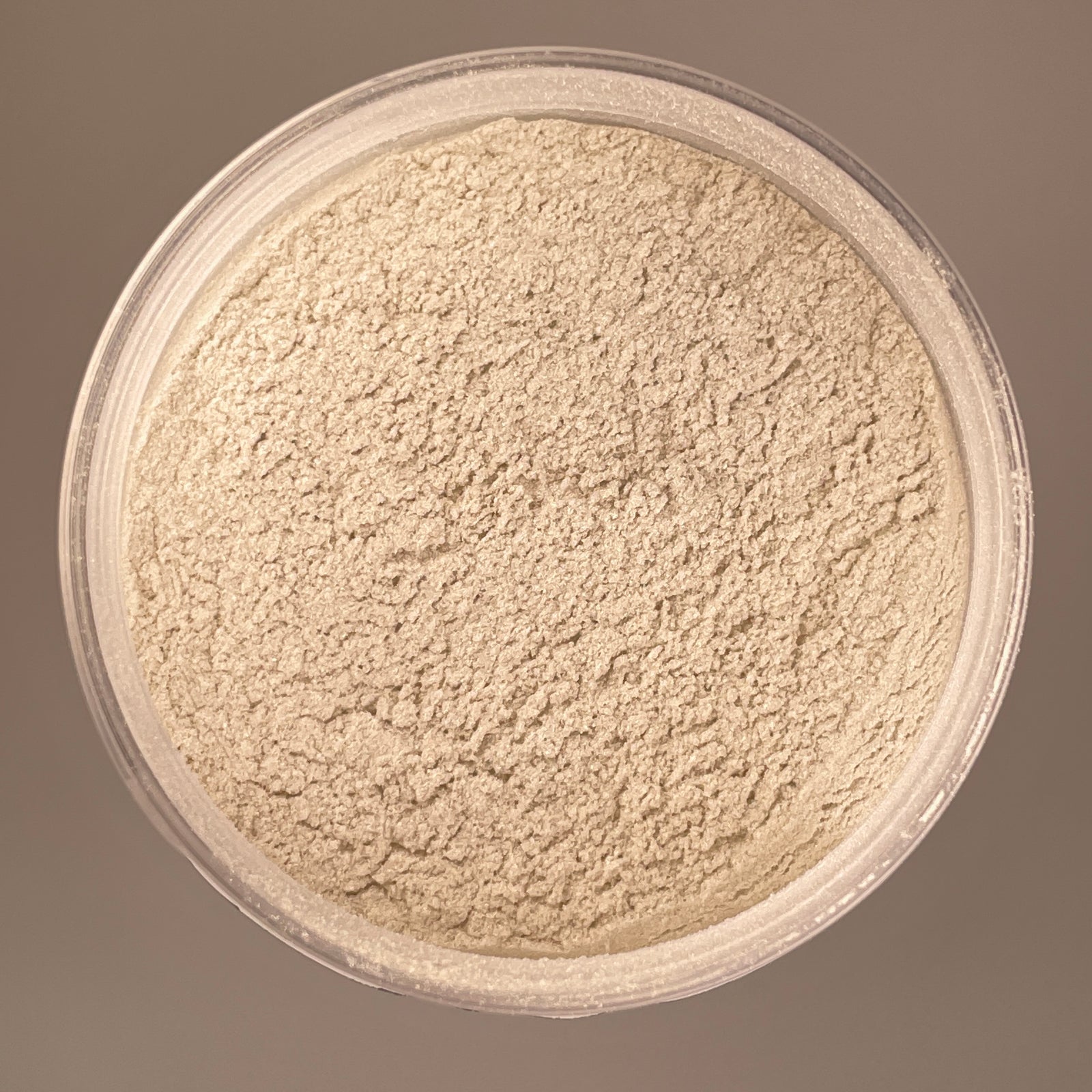 Explore new possibilities in resin and epoxy art with this mica pigment