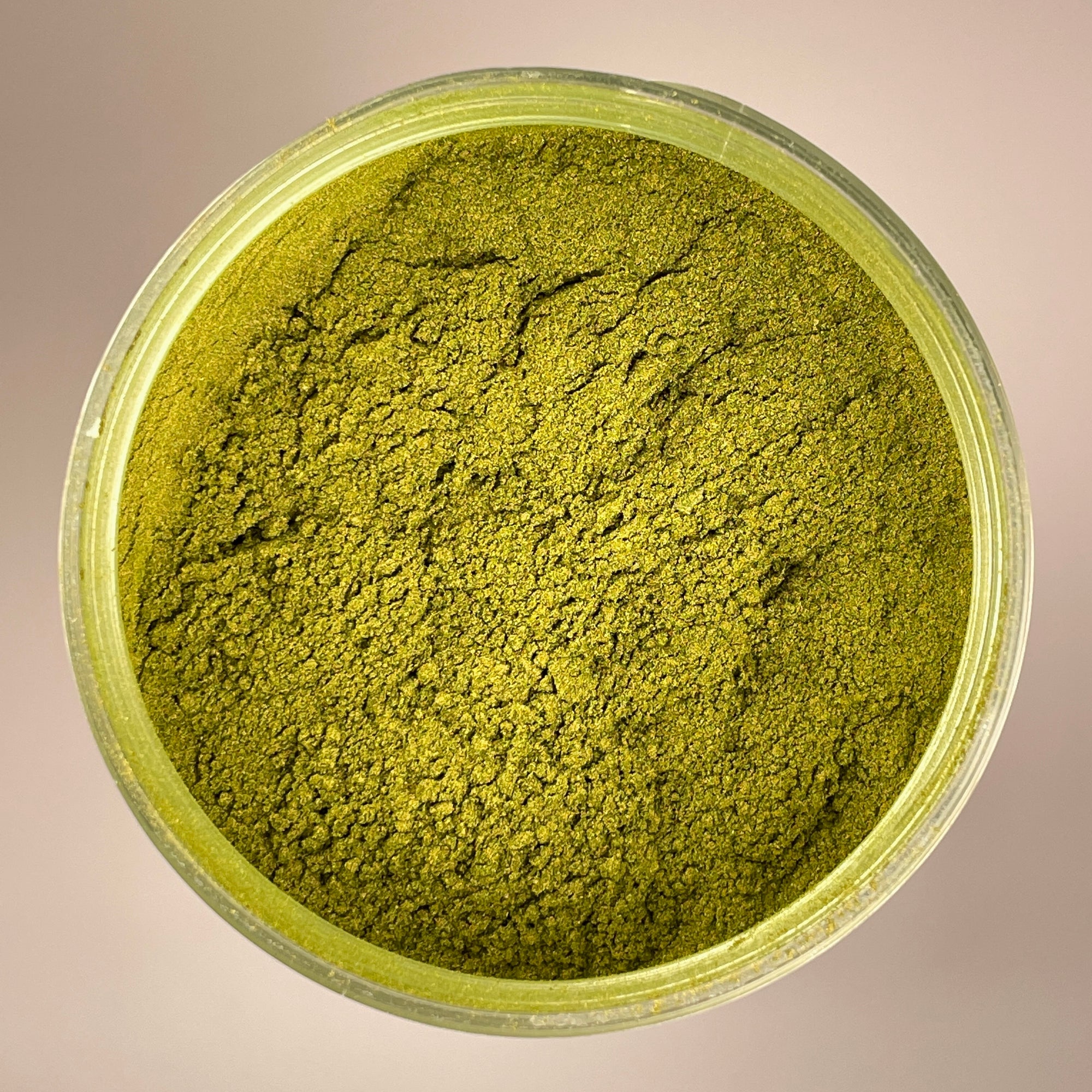 yellow shimmer in a green undertone Sparkling mica pigments for adding shine to candles